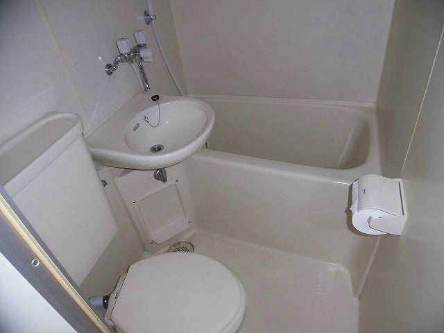 バストイレ同室のユニットバス